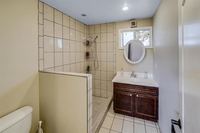 Photo - 522 Scott Ave