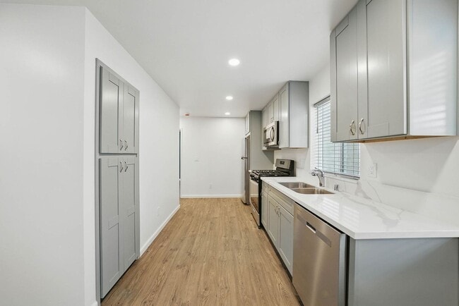 1736-40 Dahlia Ave Unit 1734 #1