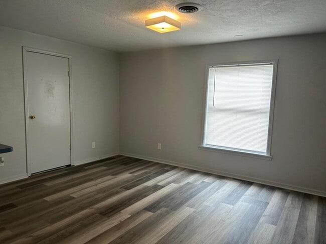 Photo - 2104 NW Denver Ave