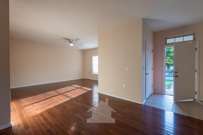 Photo - 1138 N Sherman Ave