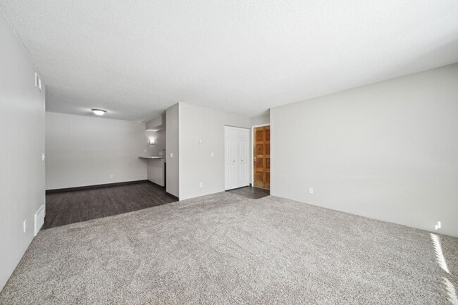 Photo - Fox Grove Apartments