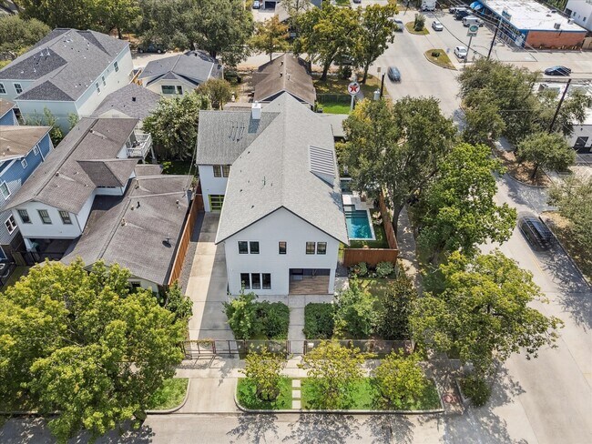 Building Photo - 1136 Woodland St