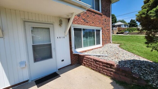 Building Photo - Amazing 3 bedroom Duplex - Super clean and ready to move in!