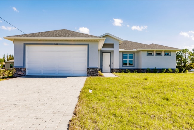 Building Photo - READY TO RENT! 4 Bed 2 Bath in Gator Circle!