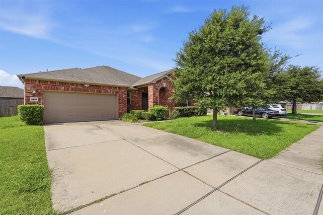 Photo - 3904 Waterworth Wy