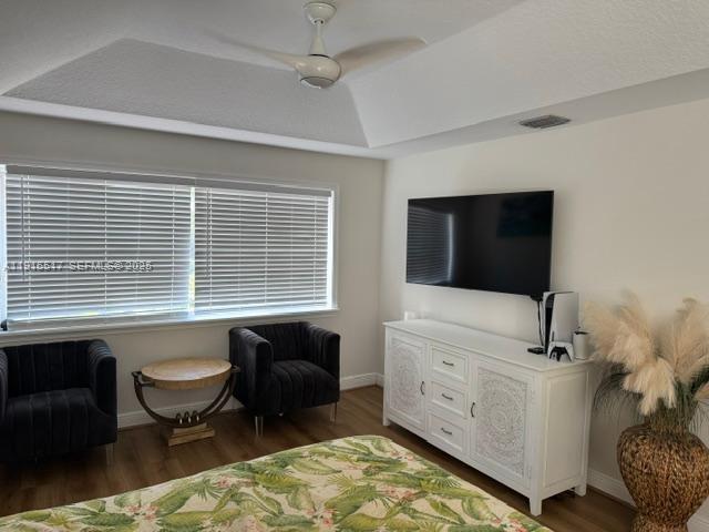 Photo - 352 King Fisher Dr