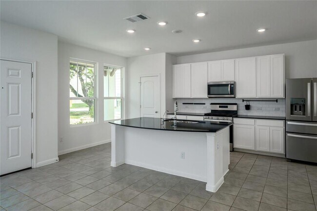 Photo - 2540 Acoma Ln