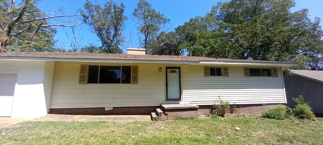 Building Photo - 306 N Southland Dr Rental