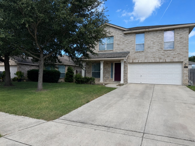 Building Photo - 3 Bedroom/2.5 Bath Springwood Subdivision