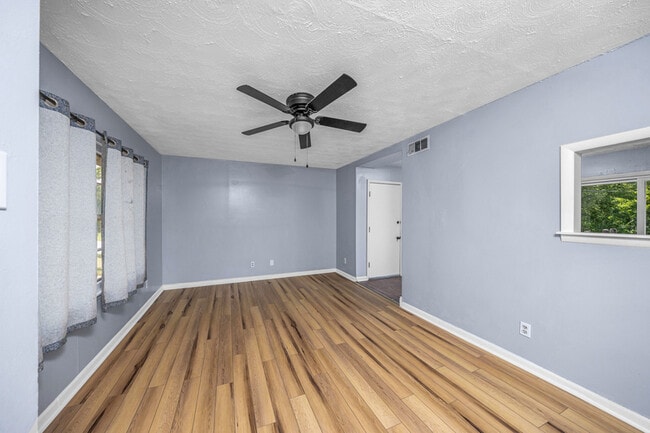 Photo - 3505 NW Lincoln Ave