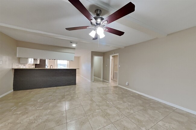 Photo - 3202 Vandyke Dr
