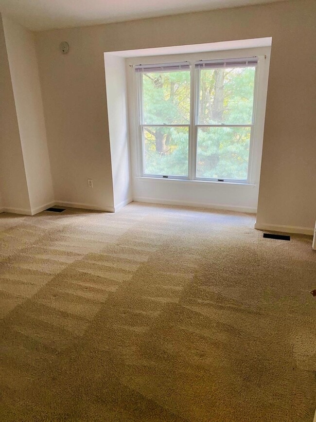 Photo - 3187 Sonia Trl