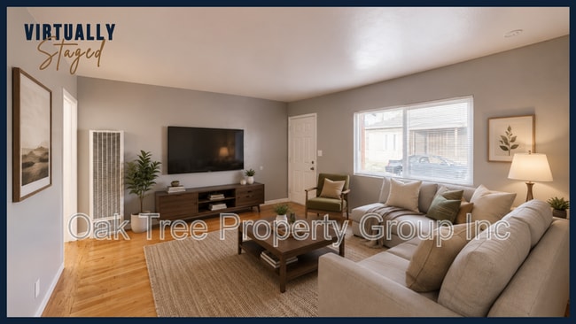 Photo - 22815 Grand St