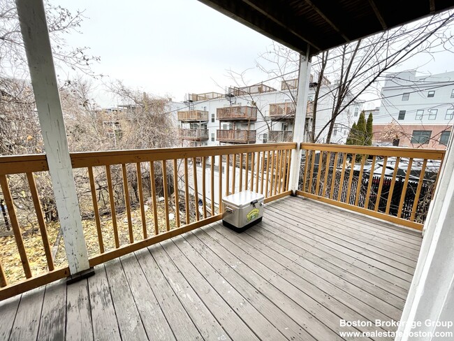 Photo - 692 Columbia Rd Apartments Unit 1