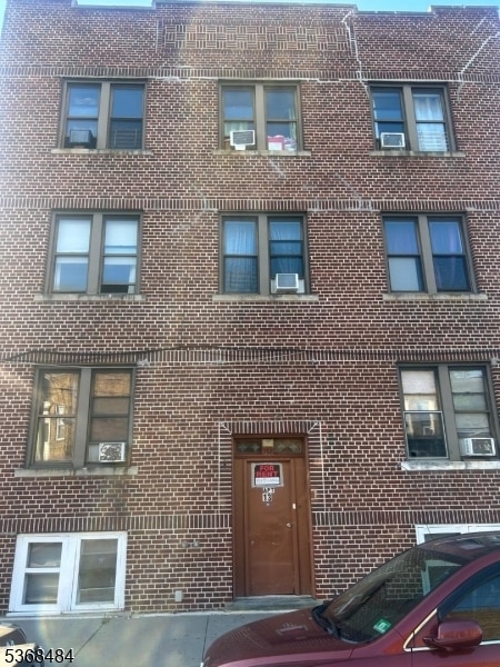 Photo - 298 Montgomery St