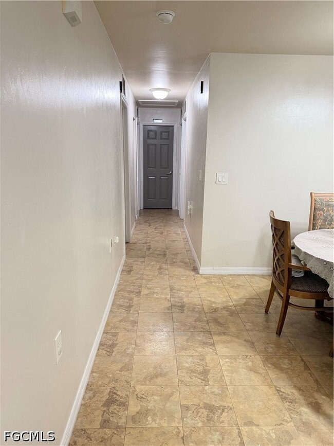 5011 Moon Ln