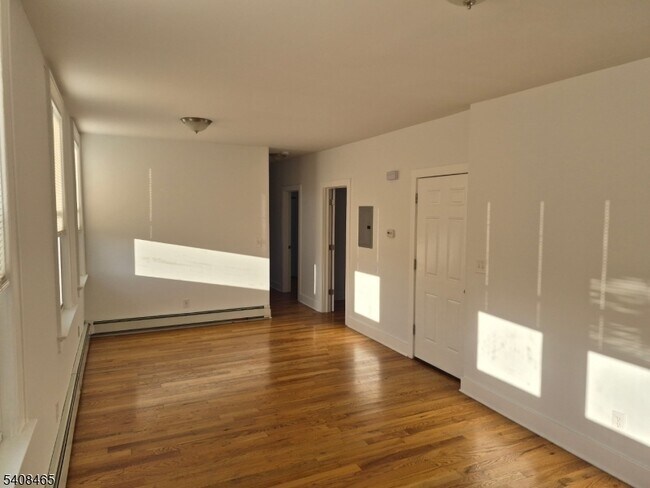 Photo - 110 Willow Ave Unit B