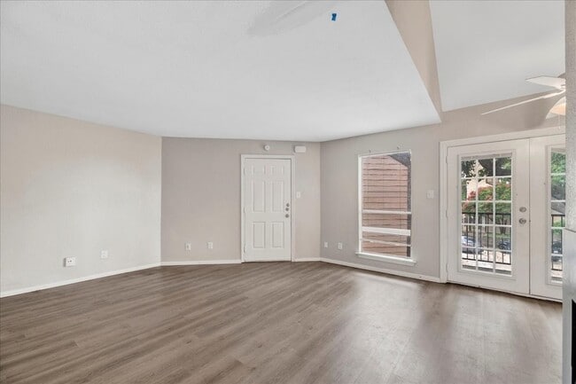 Photo - 9803 Walnut St