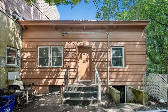 Building Photo - 414 Monastery Pl