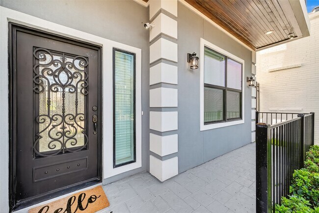 Photo - 3344 Sanders St