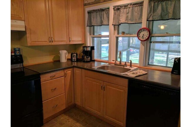 Photo - 215 W Cass St
