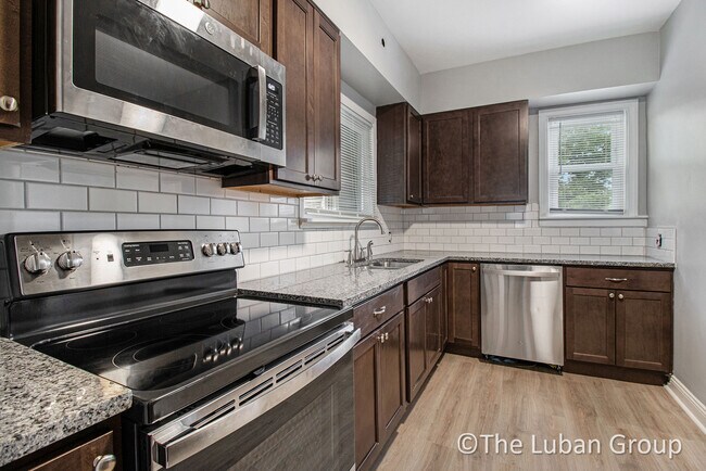 Photo - 901 Nagold st nw