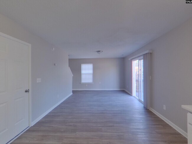 Photo - 136 Katrina Ct