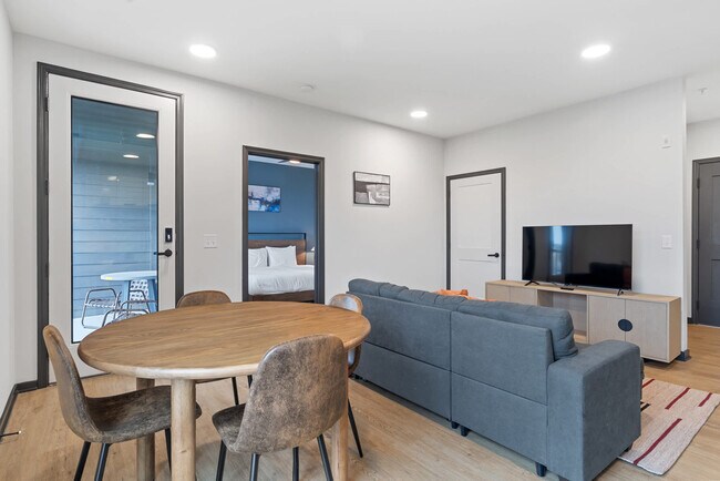 Photo - 423 E Michigan St Unidad ID1032105P