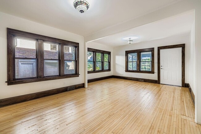 Photo - 1683 Minnehaha Ave E