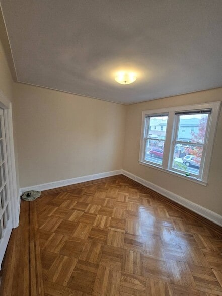 Photo - 51-23 47th St