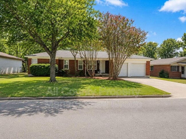Building Photo - 5016 Sabelle Ln