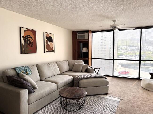 Honolulu Tower - One bedroom unit with par... - Honolulu Tower - One bedroom unit with par... Condo Unit 1207