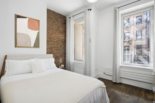 Building Photo - 125 E 83rd St Rental