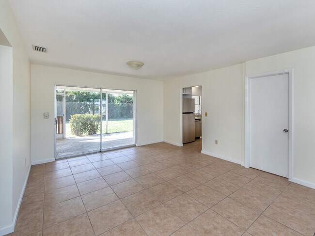 Photo - 438 Clover Rd