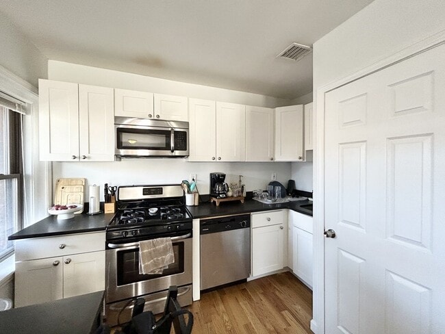 Building Photo - 914 Dorchester Ave Unit 2 Rental
