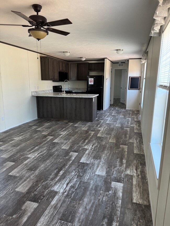 Photo - 8 Saratoga Dr