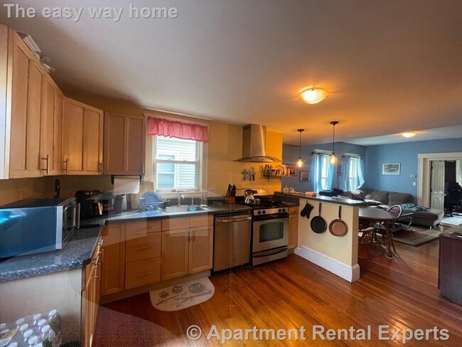 Building Photo - 23 Curtis St Unit #2