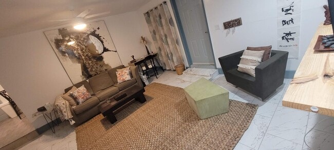 Photo - 104 NE 5th St