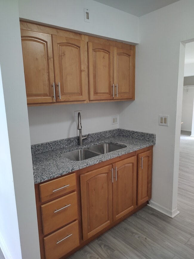 Photo - 161 N Ohio St