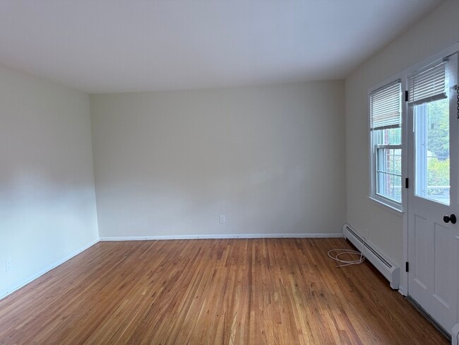 Photo - 18 Waldron Ave Unit 3C