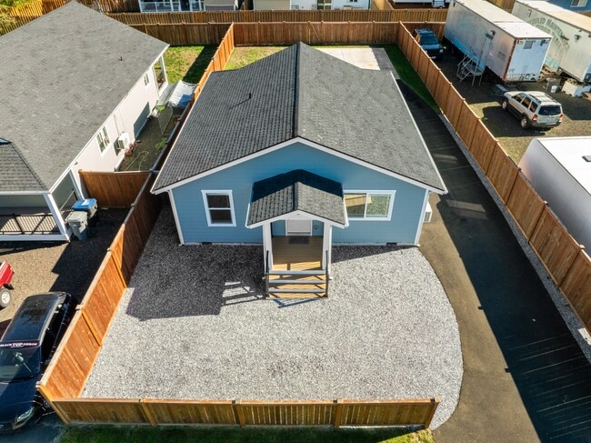 Photo - 842 N Montesano St