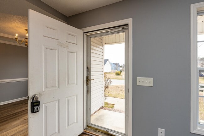 Photo - 204 Landmark Dr