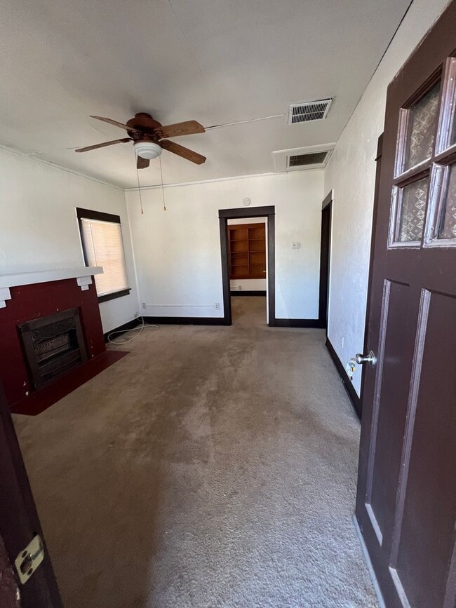 Photo - 1516 E 8th St