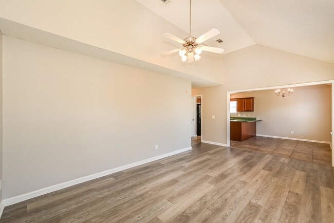 Photo - 1303 Tonya Dr