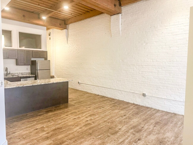 512 - Shorehaus Lofts