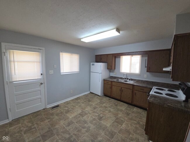 Photo - 1256 N Ridgeview Dr