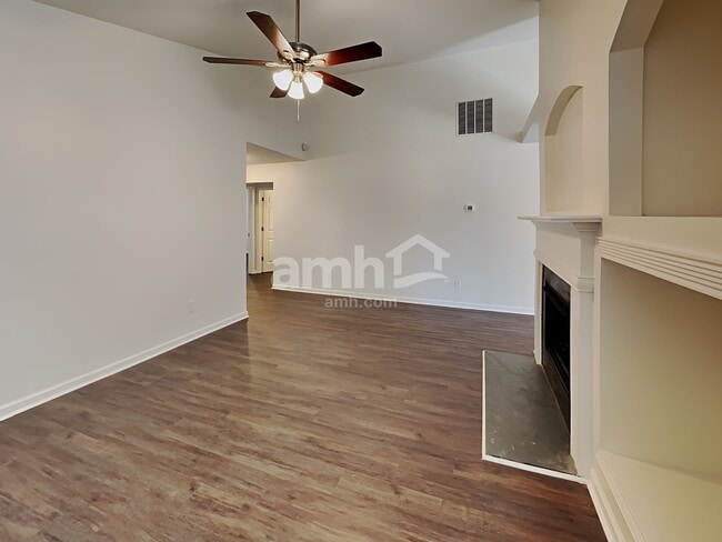 Photo - 408 Fairlawn Dr