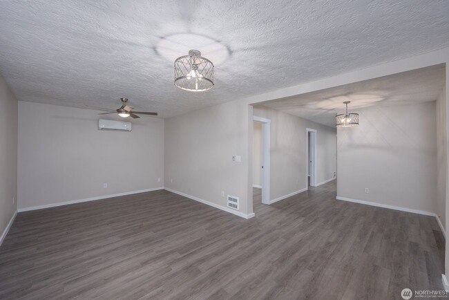Photo - 2 bed 1 bath, kitchen & laundry ADU unit f... Unit Shop House