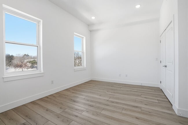 Photo - 147-149 N Gross St Unidad 2