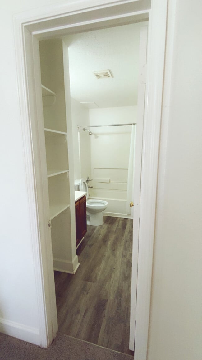 Photo - Parkway Place Apartments